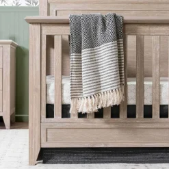 Beckett Flat Top 4-in-1 Crib (Rustic)