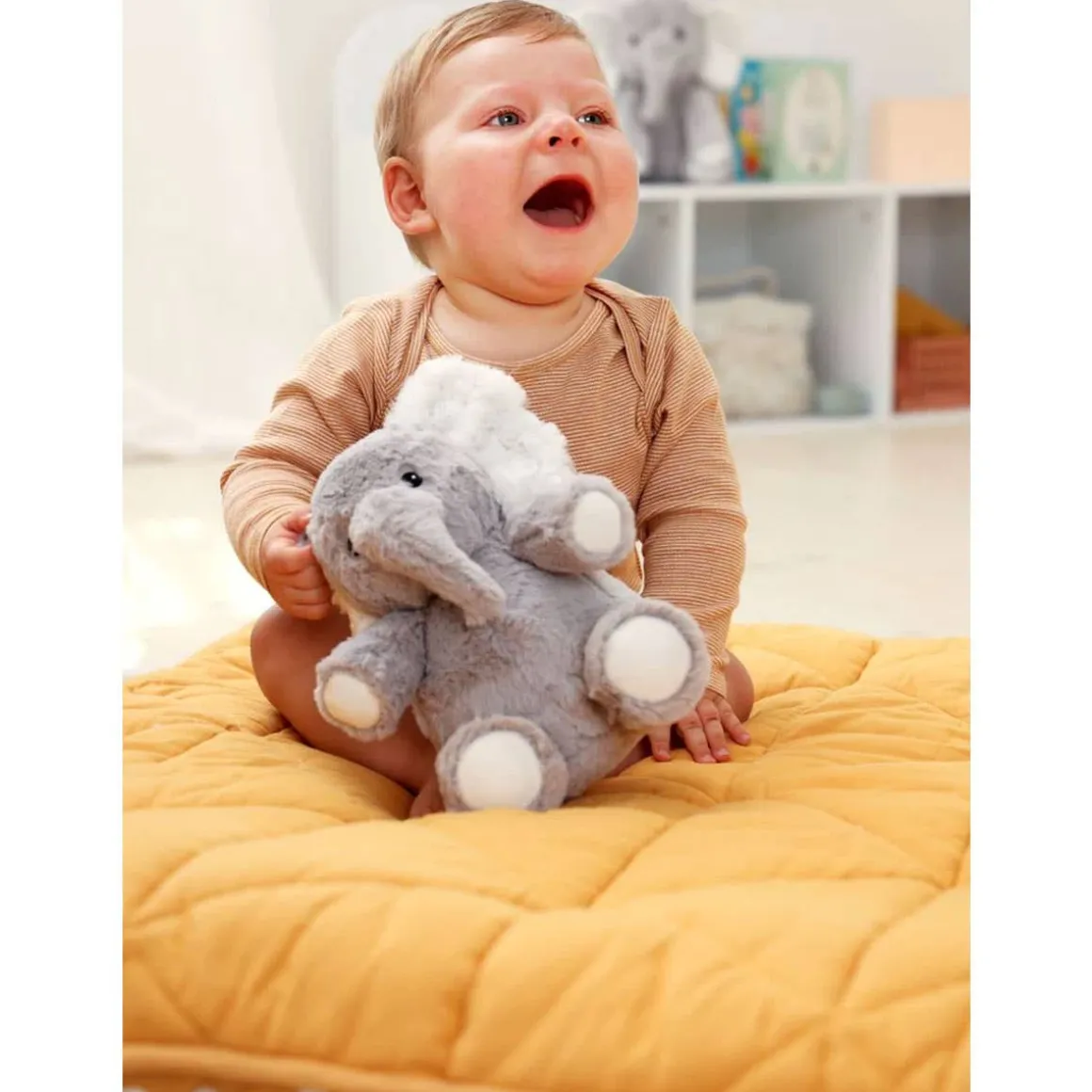 Elliot the Elephant On the Go