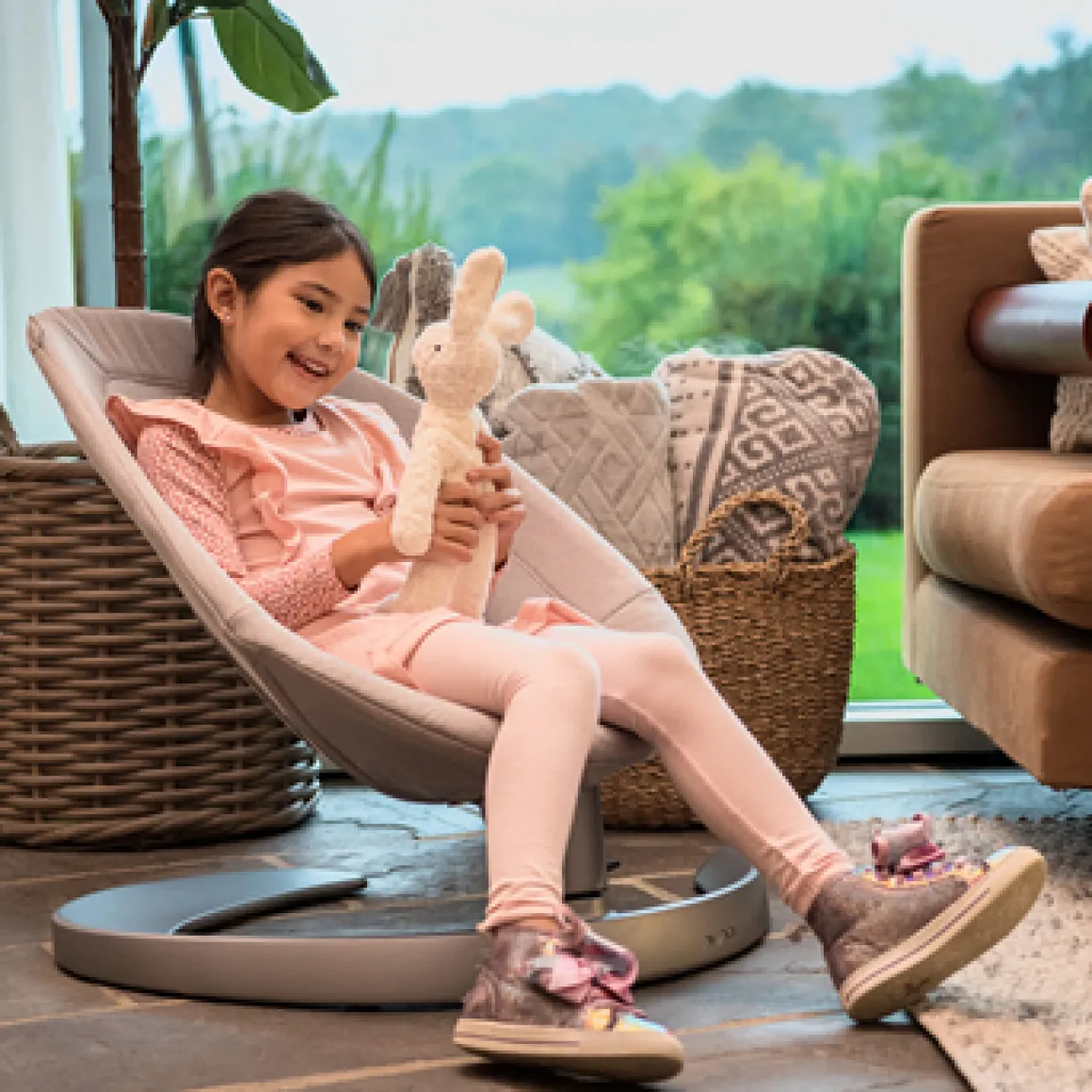 LEAF Grow Swing with Toy Bar