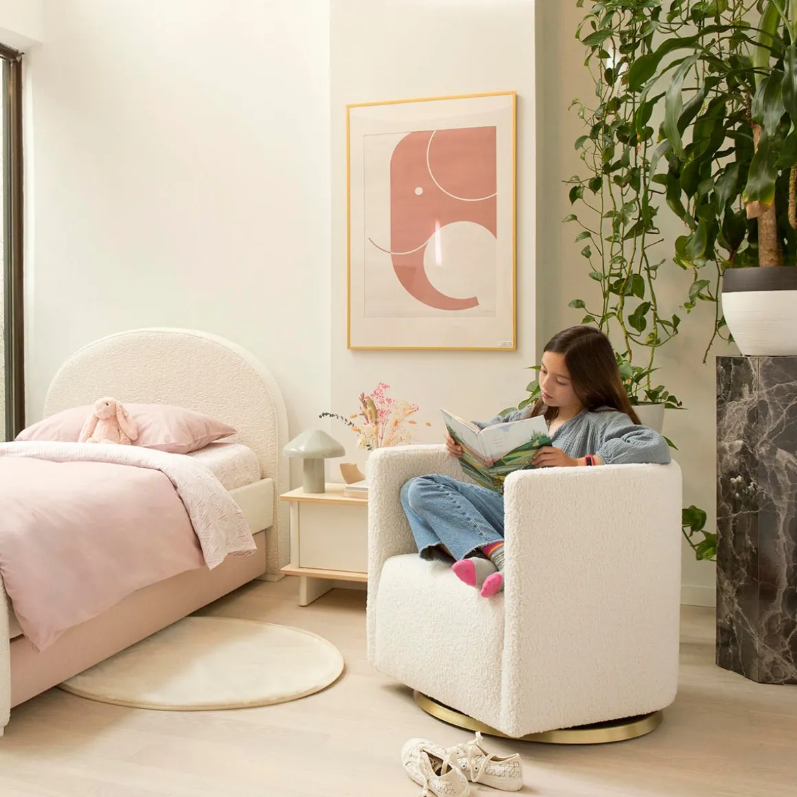 Mitchell Swivel Chair - Faux Sheepskin