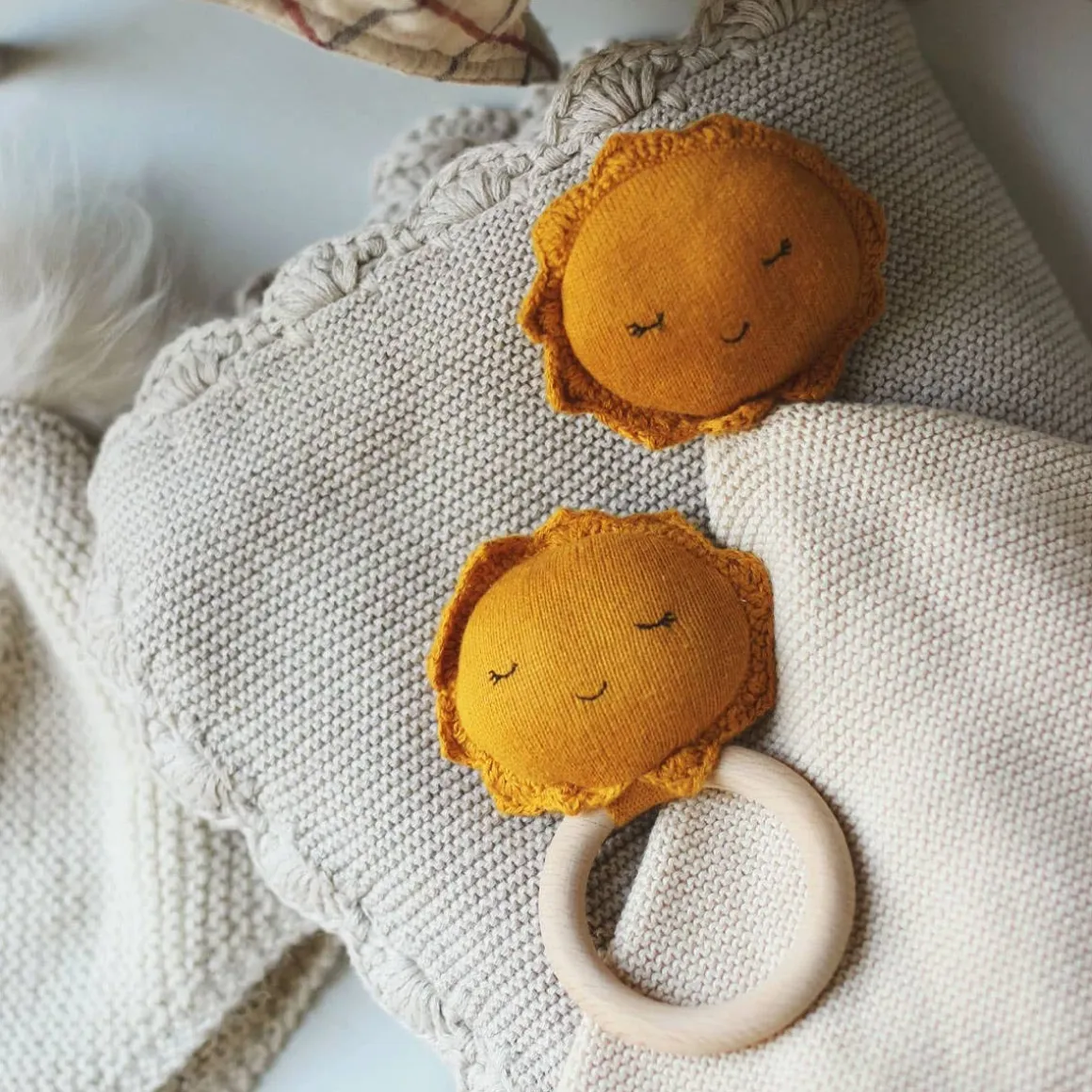 Scallop Knit Blanket