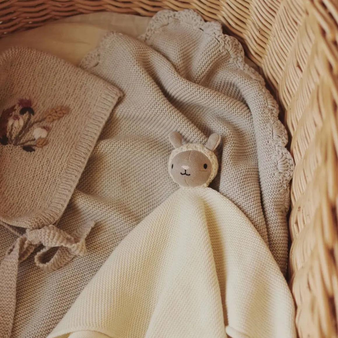 Scallop Knit Blanket