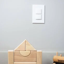 StayPut Single Outlet Plug