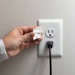 StayPut Single Outlet Plug
