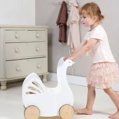Sweet Swan Pram