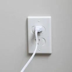 Universal Self-Closing Outlet Cover (3 Pack)